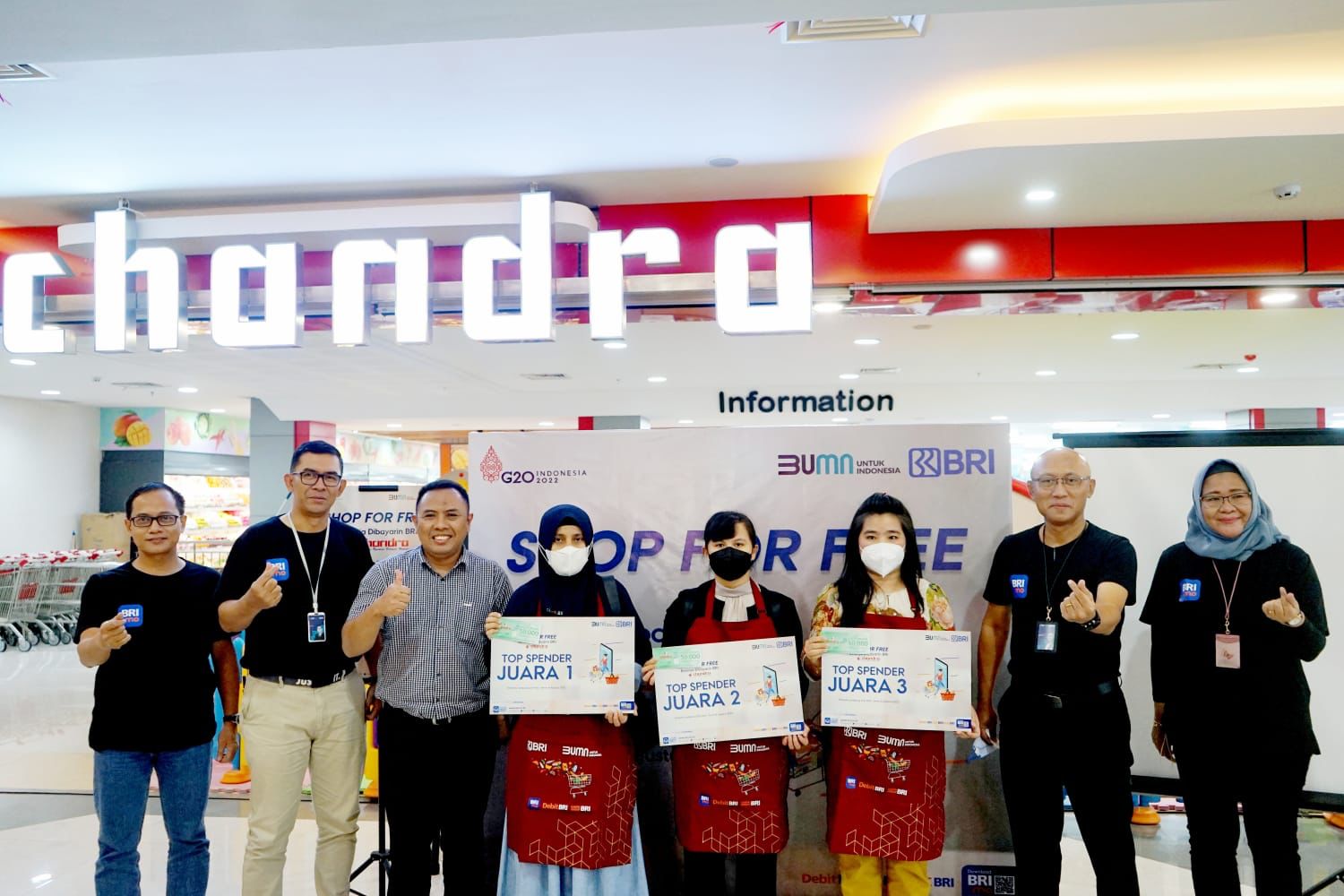 Regional Office BRI Bandar Lampung Selenggarakan Program 'Belanja Dibayarin BRI' ke Puluhan Nasabah Loyal BRI