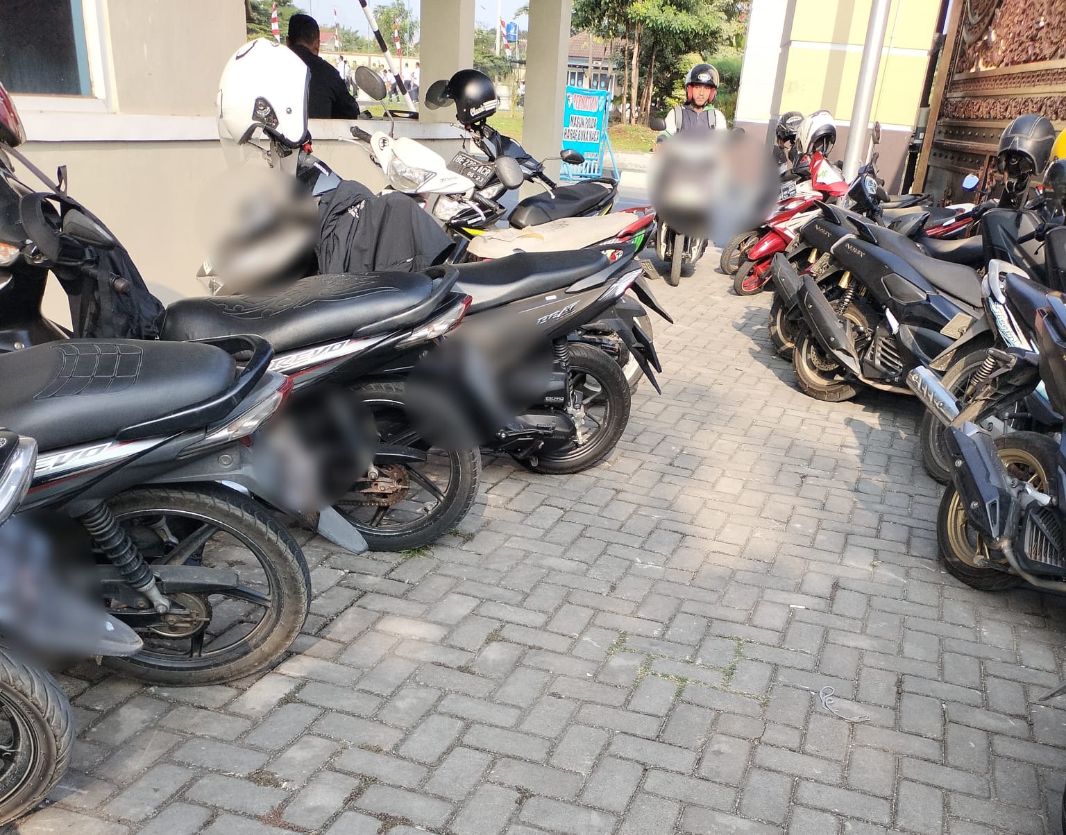 8 Tips Agar Kendaraan Anda Aman saat di Parkiran di Mall, Nomor 2 Sering Lupa Dilakukan Ternyata