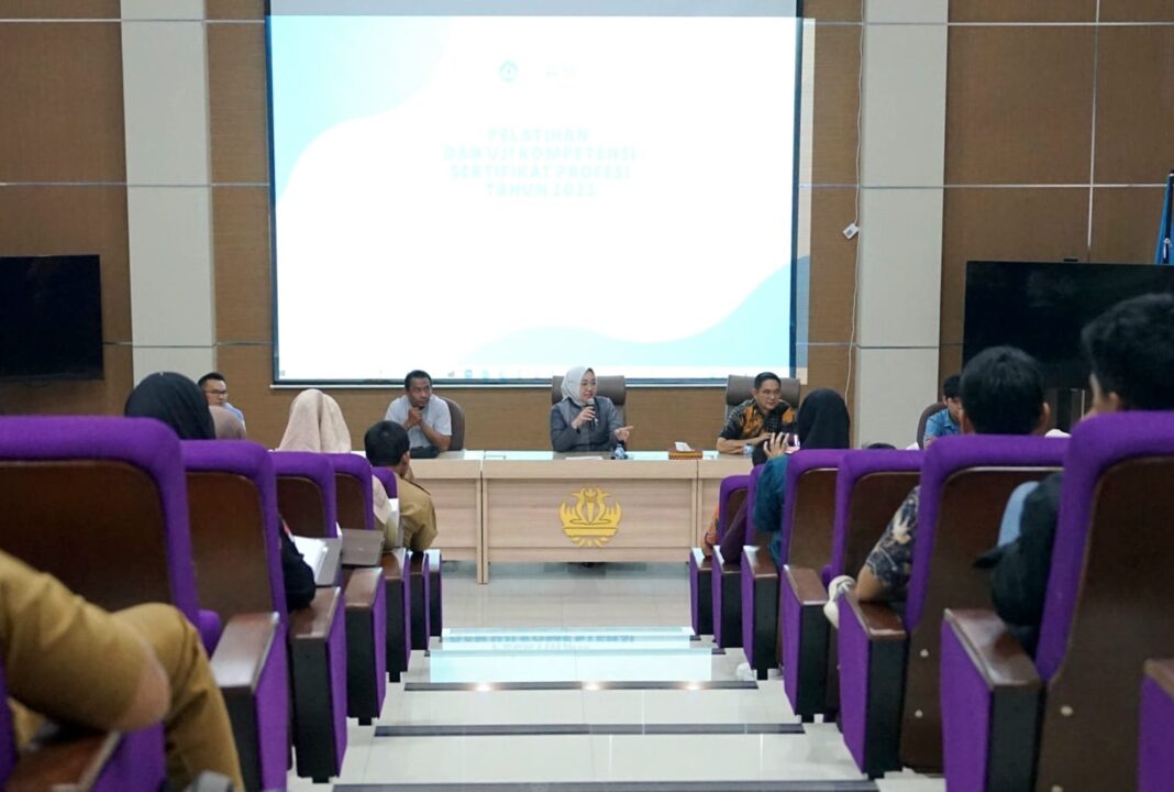 93 Peserta Ikuti Uji Kompetensi Sertifikasi Profesi Batch 1 Yang Digelar UPT CCED Unila dan Kadin Institute