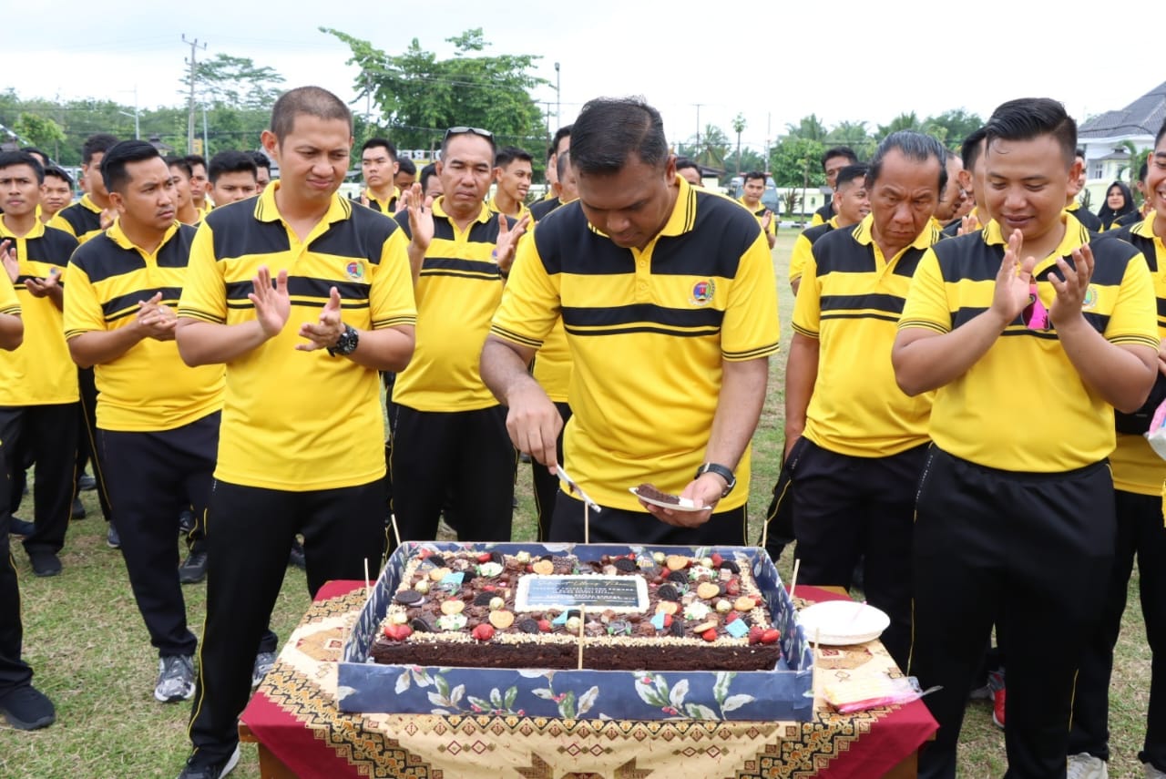 Lahir Bulan Januari, Ulang Tahun 29 Anggota Polres Tulang Bawang Dirayakan Serempak, Begini Kata Kapolres