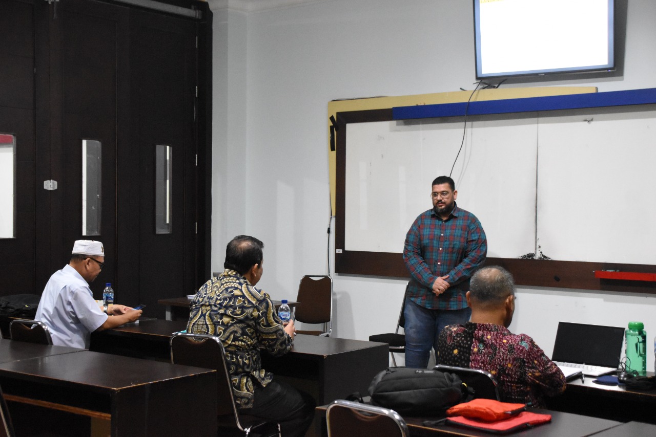 Soroti Layanan Rumah Sakit Airan Raya, Mahasiswa Asal India Selesaikan Ujian Tesis di Kampus IIB Darmajaya