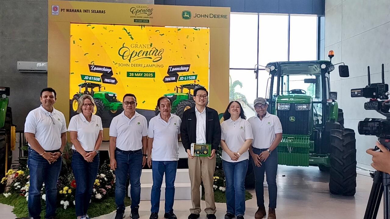 Grand Opening John Deere Lampung, Luncurkan Traktor Series JD 6150B