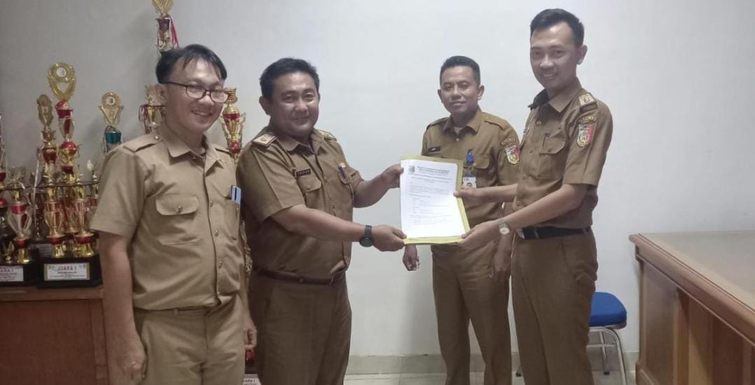 Modernisasi Pelayanan Publik, Dinas Kominfo Tulang Bawang Serahkan SIBETE ke Inspektorat