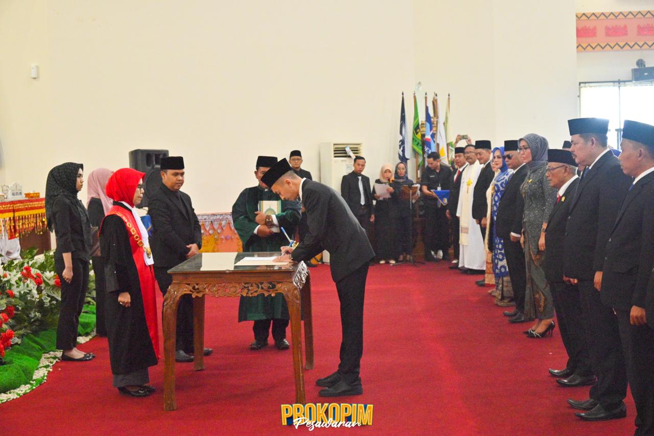 Dilantik, Achmad Rico Julian Ketua Sementara DPRD Pesawaran