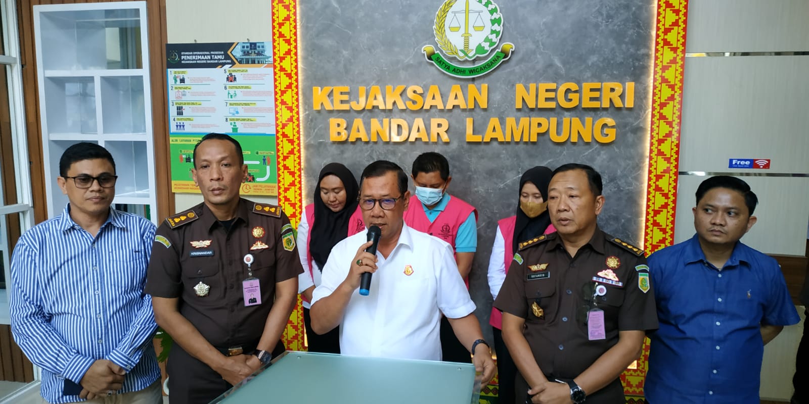 Kini Datang Sebagai Tahanan, Tiga Oknum Pegawai Kejari Bandar Lampung Minta Maaf ke Seluruh Pegawai