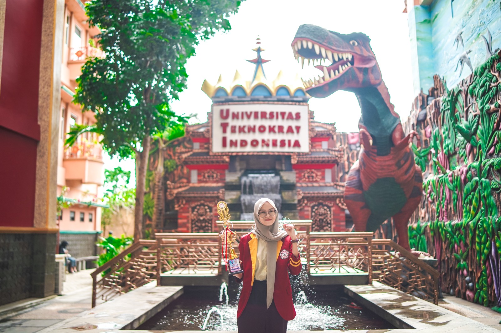Mahasiswi Universitas Teknokrat Indonesia Raih Juara Nasional Lomba Desaign Poster