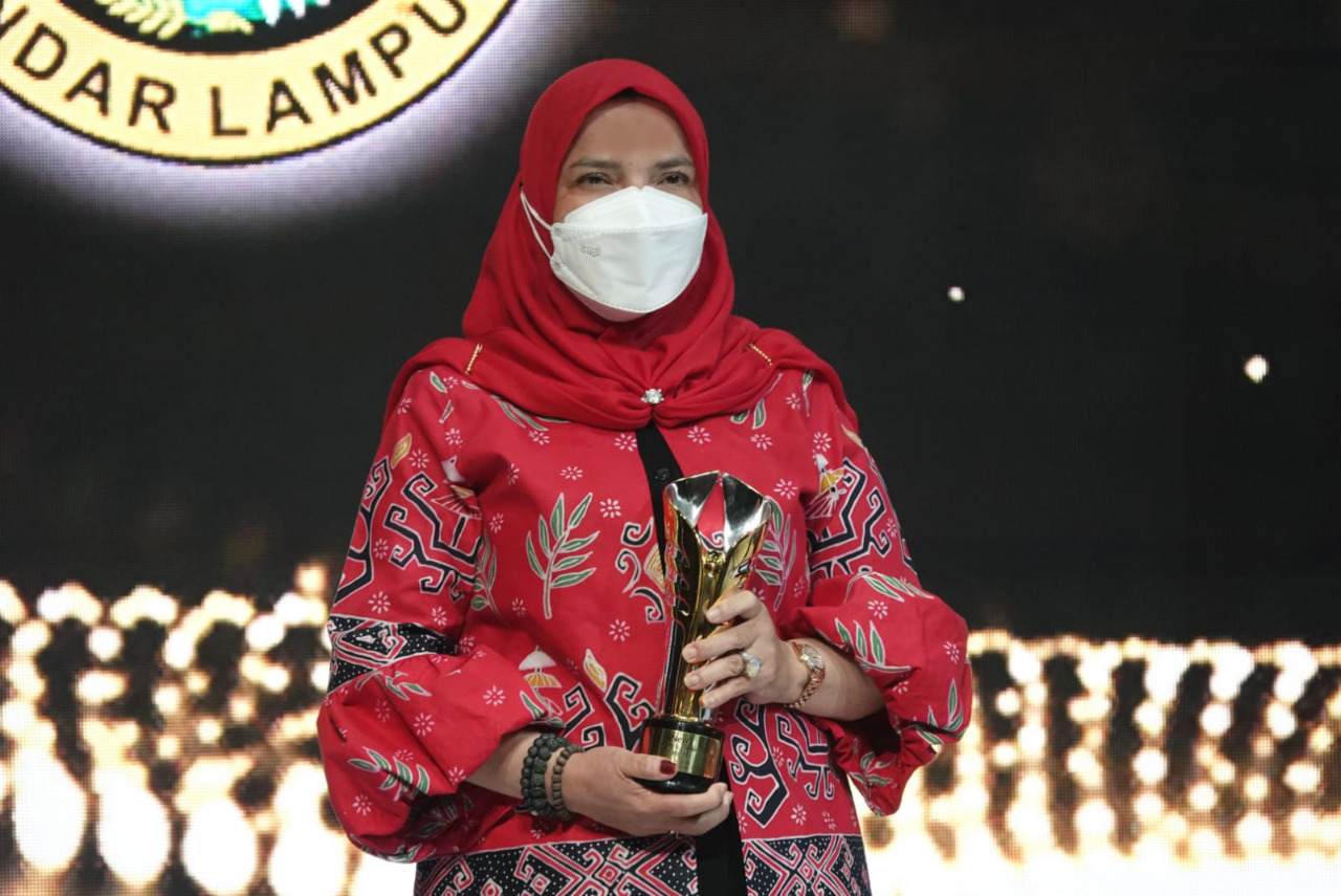 Eva Dwiana Raih Penghargan Driving Investment Growth