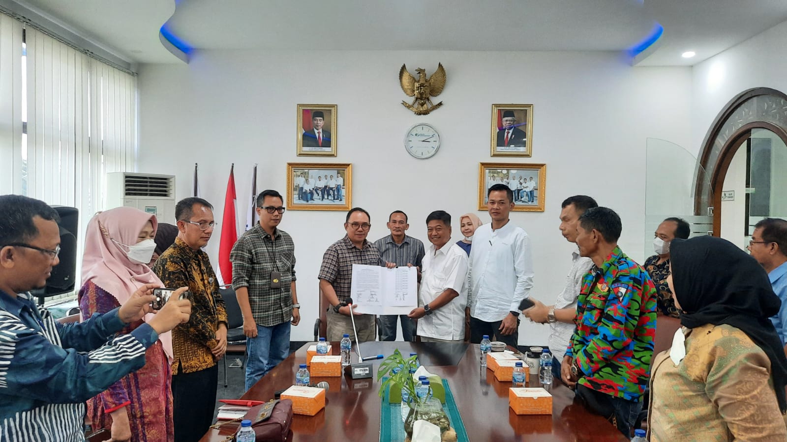 Kabar Baik, Koperasi TKBM Pelabuhan Panjang - BPJS Teken MoU Asuransi Ketenagakerjaan