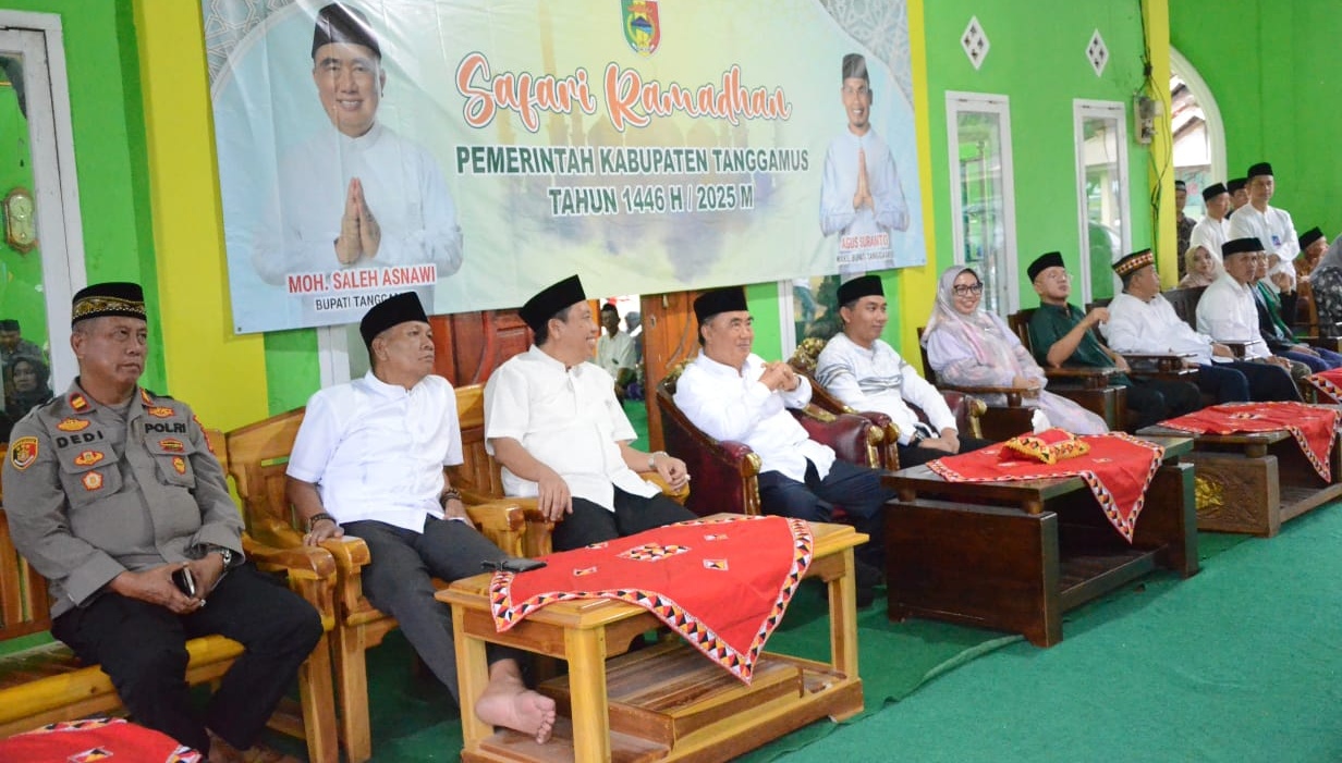 Safari Ramadhan Perdana di Kecamatan Limau, Bupati Tanggamus Serahkan Bantuan untuk Masjid dan Musala