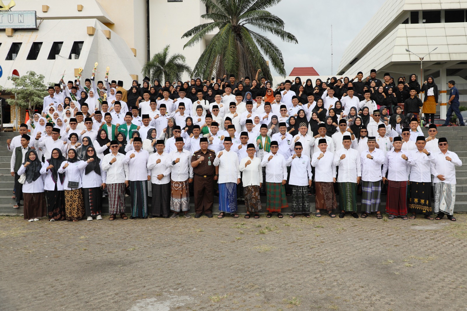 Pemprov Lampung Ajak Para Santri Bangun Masa Depan Indonesia Melalui Penguasaan Iptek