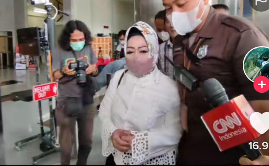 ‘Penampilan Baru’ Reihana Datangi KPK, Ada yang Tanya Soal rambut