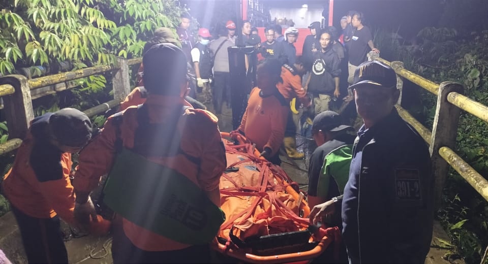 Sedih! Nenek di Lampung Barat Temukan Suami Tewas di Jurang