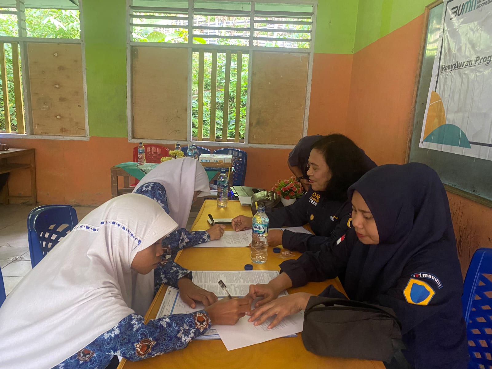 Bank Mandiri Salurkan Bantuan Pendidikan Kemenag dan Kemendikbudristek kepada 1,5 Juta Penerima serta 2,1 Juta