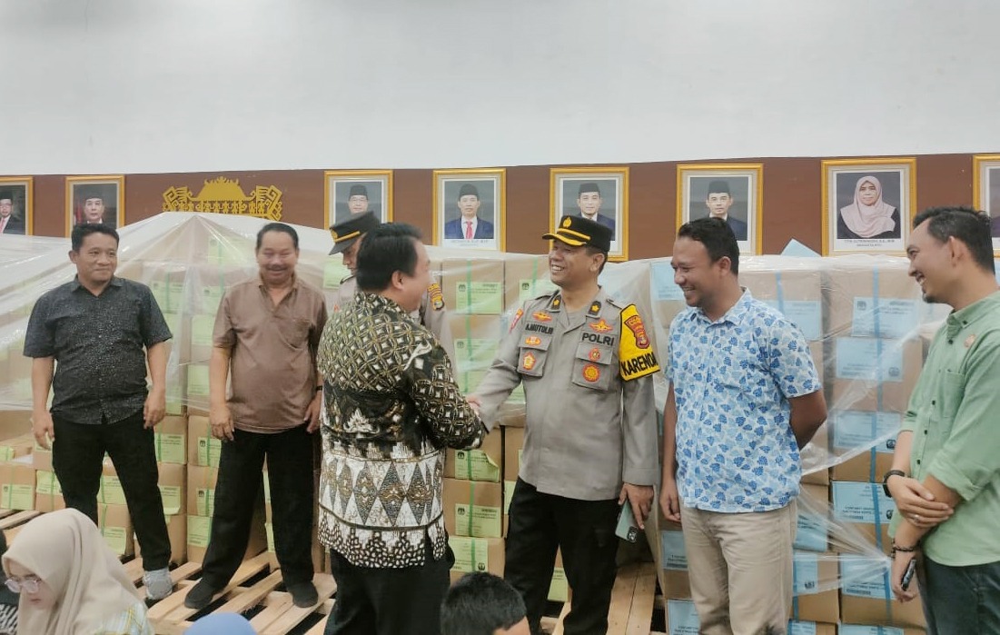 Dikawal Ketat Polisi, Pelipat Surat Suara Pemilu Tulang Bawang Diminta Tidak Melakukan Hal Terlarang Ini
