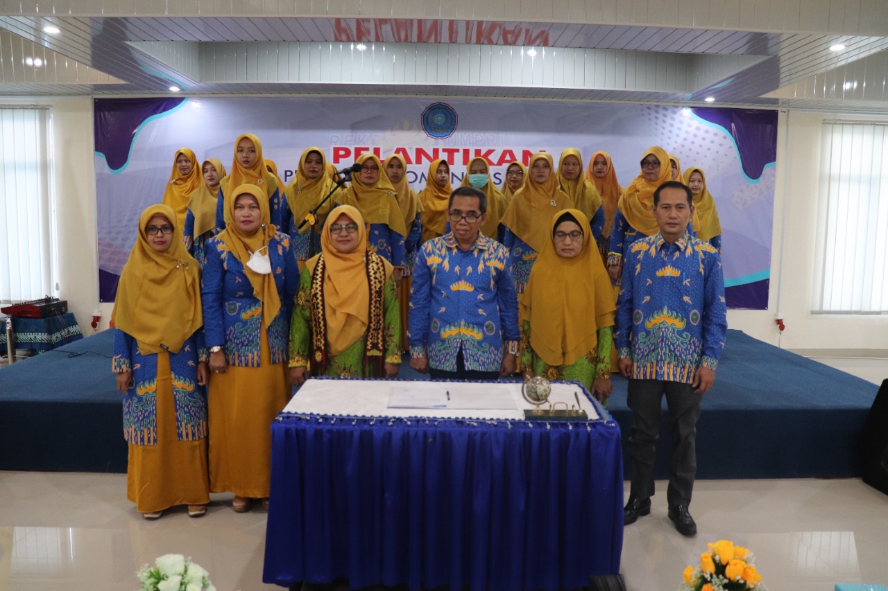 Rektor UMPRI Lantik Pengurus Walidah UMPRI