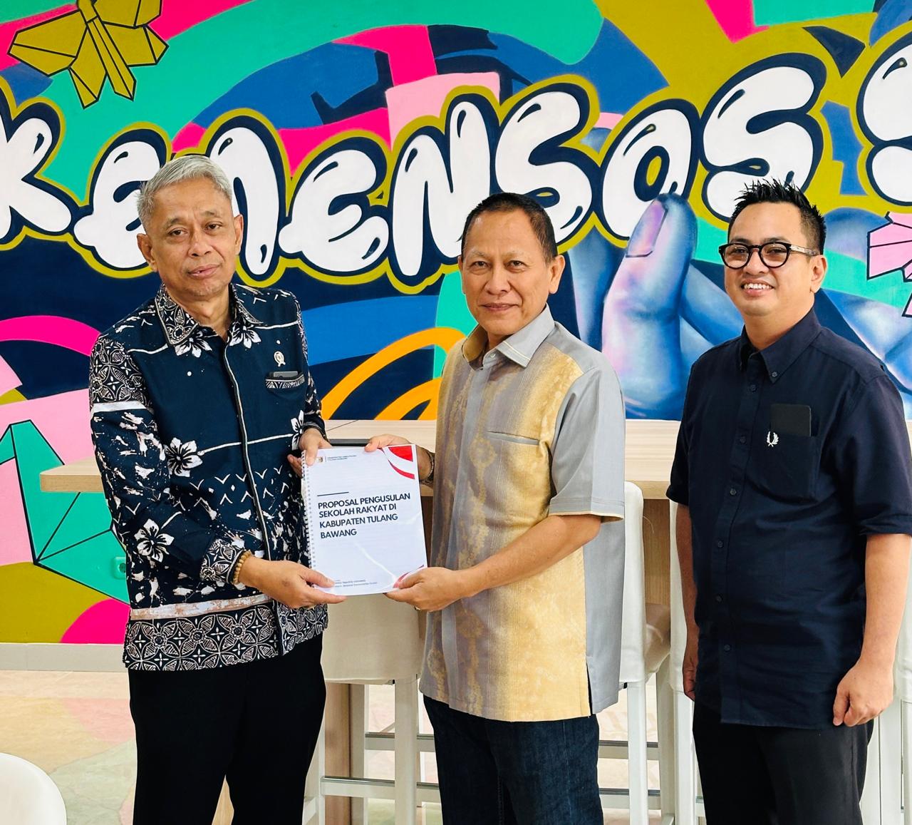 Bertemu Wamensos, Bupati Tulang Bawang Qudrotul Ikhwan Paparkan Usulan Sekolah Rakyat