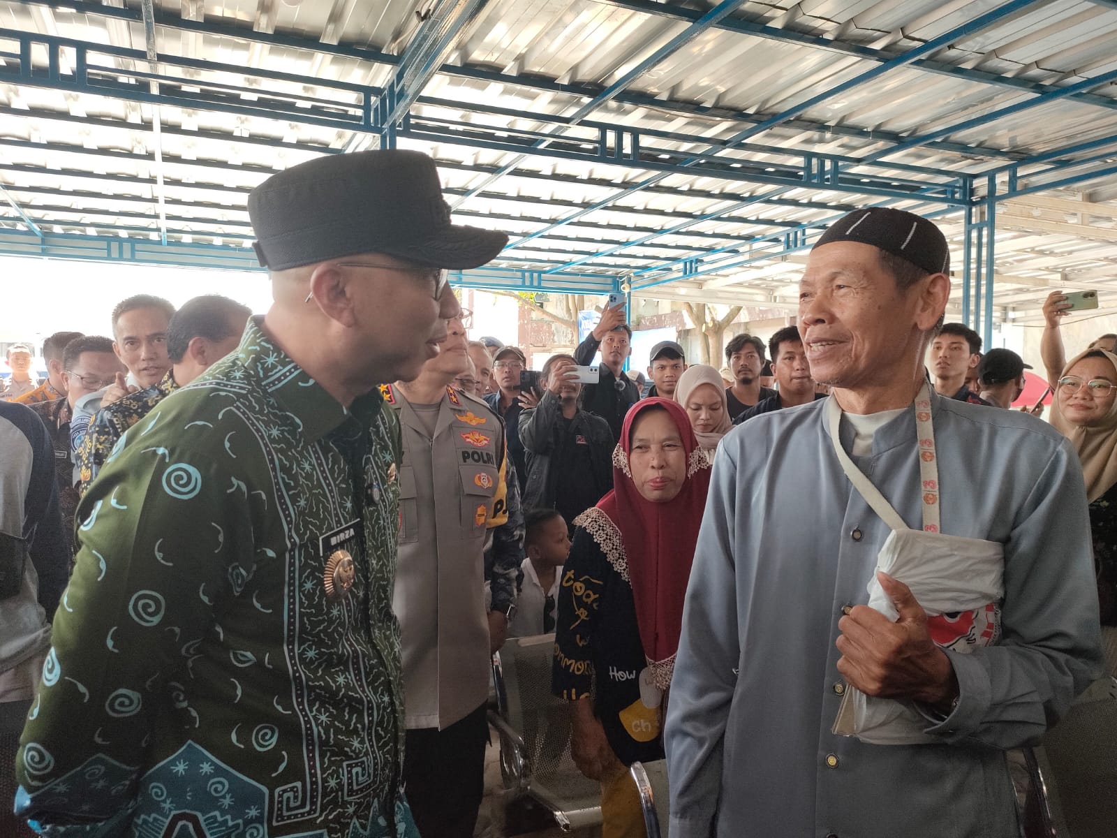 Ratusan Warga Serbu Samsat Rajabasa di Hari Pertama Program Diskon Pajak Kendaraan Pemprov Lampung