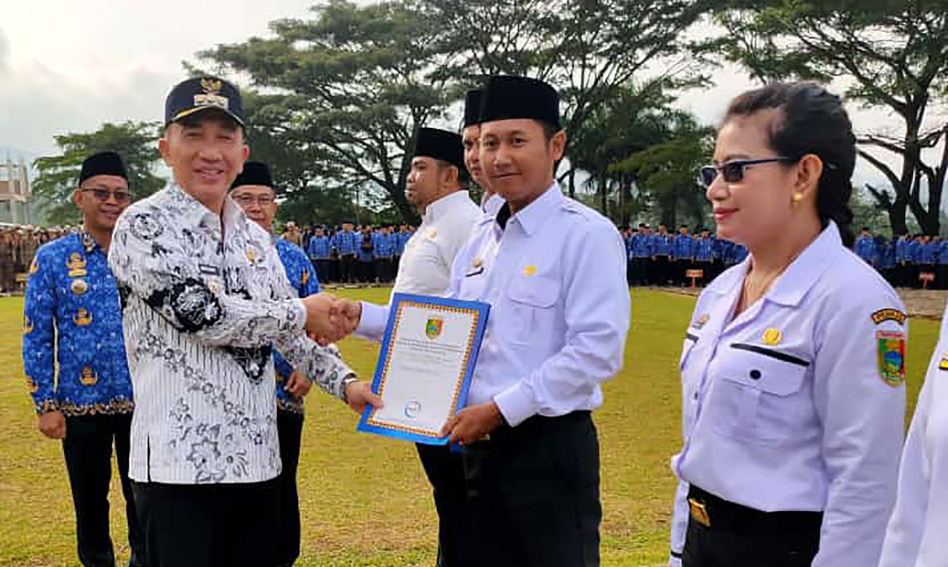 Serahkan SK 749 PPPK, Pj Bupati Tanggamus Lampung Minta Pangkas Pelayanan yang Berbelit