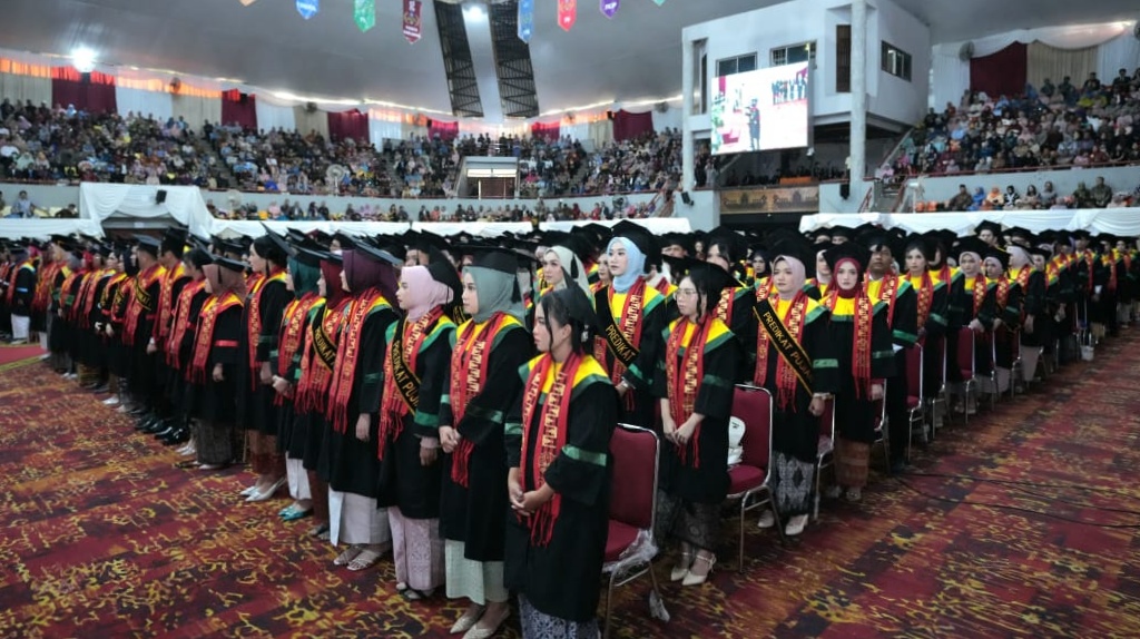 Istimewa, Universitas Lampung Wisuda 420 Mahasiswa Dengan Waktu Kuliah 3,5 Tahun
