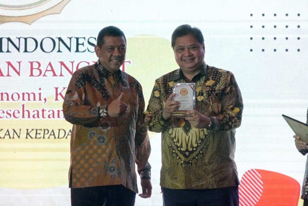 Airlangga Hartarto Dinobatkan sebagai Tokoh Pemulihan Ekonomi Nasional