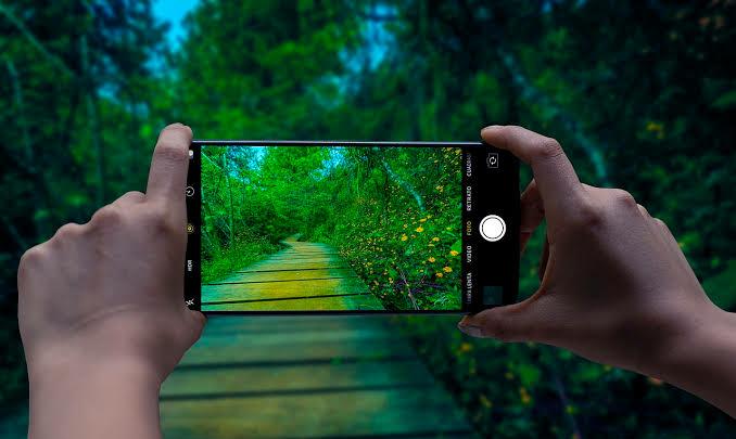 Traveler Wajib Coba! 5 Tips Ampuh Menjaga Baterai HP Agar Tetap Awet Seharian