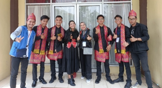 Tim Musikalisasi Puisi SMAN 1 Pringsewu Maju ke Kejuaraan Tingkat Nasional