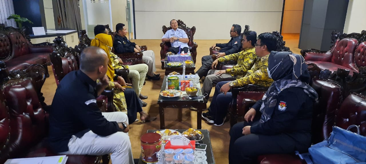 KPU Mesuji serahkan RAB Pilkada 2024 ke Pemkab Segini Nilainya
