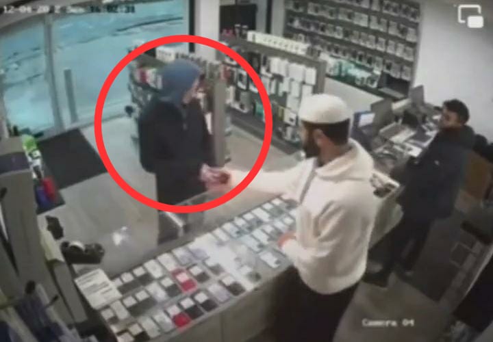Canggih, Pemilik Toko Ponsel di West Yorkshire Gagalkan Aksi Pencurian dengan Memasang Kunci Pintu Otomatis