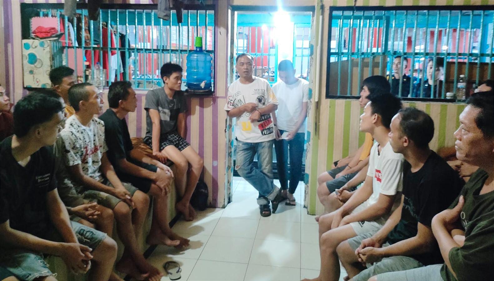 Pastikan Kondusif, Kepala Rutan Kelas IIB Kota Agung Kontrol Keliling, Razia Kamar Hunian dan Tes Urine