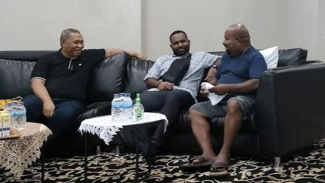 Jokowi Jadi Penentu di Tengah Drama Lukas Enembe