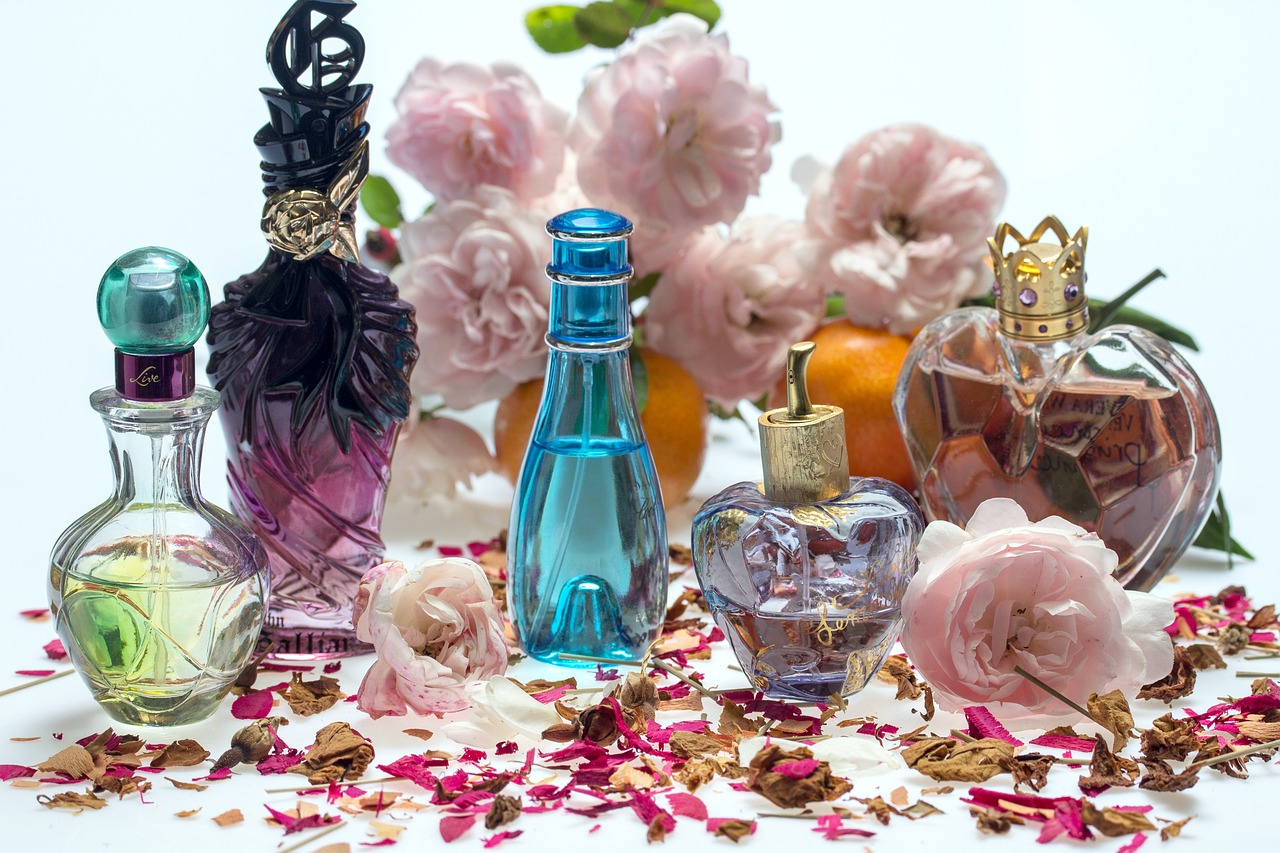 Wangi seharian bikin siapapun nempel, rekomendasi parfum pria yang wanginya tahan lama