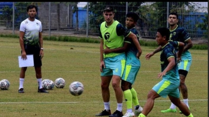 Persib Bakal Mainkan Tiki-taka ala Luis Milla di Laga Kontra RANS Nusantara, Marc Klok Cs Penuh Ambisi