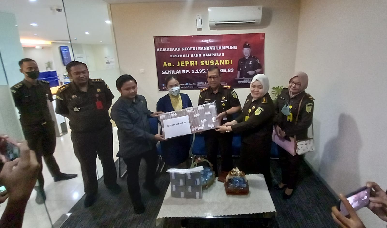 Kejari Bandar Lampung Kirim Uang Hasil Eksekusi ke Kas Negara Rp 1,1 Miliar