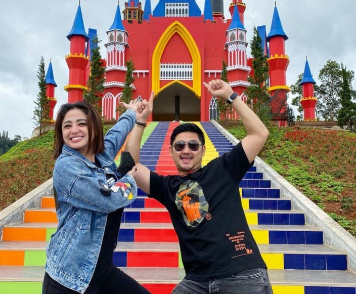 Dewi Perssik Tidak Bisa Berbuat Banyak setelah Digugat Cerai oleh Angga Wijaya