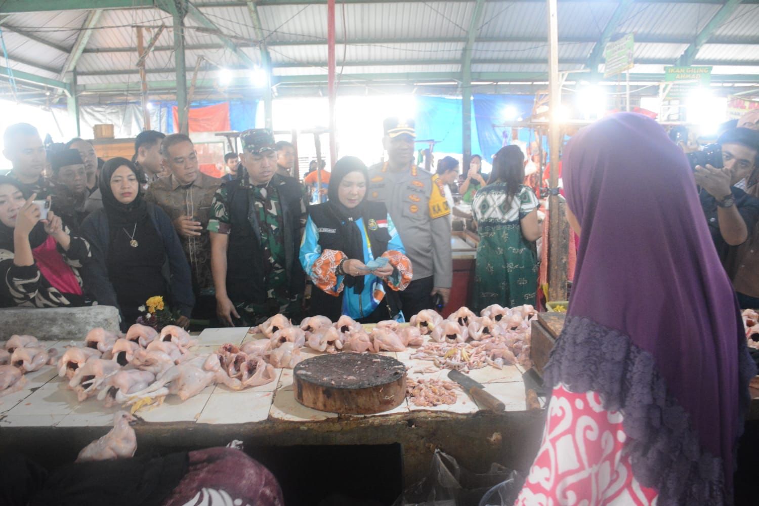H-2 Lebaran, Wali Kota Bandar Lampung Sidak Harga Ke Sejumlah Pasar