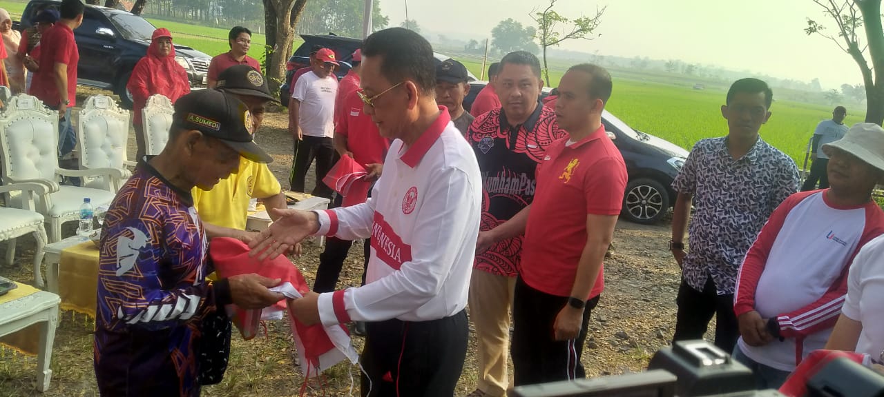 PJ Bupati: Camat Harus Awasi Pembagian 10 Ribu Bendera