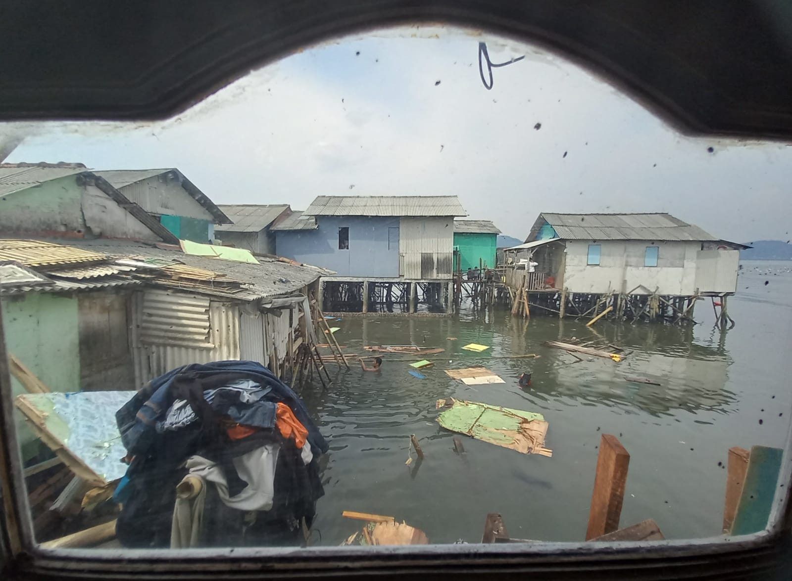Kisah Cerita Yanto yang Rumahnya Hanyut Diterjang Ombak