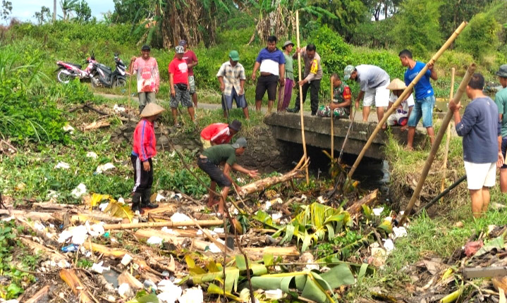 Ditarik Dari Lokasi Banjir, Tim Dapur Umum BPBD Pringsewu Siaga Di Sini