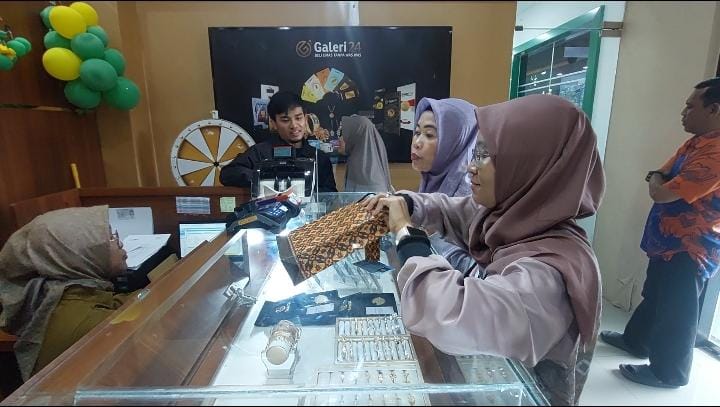 Warga Bandarlampung Beralih Investasi Emas Setelah Lebaran, Stok di Galeri 24 Teluk Betung Ludes