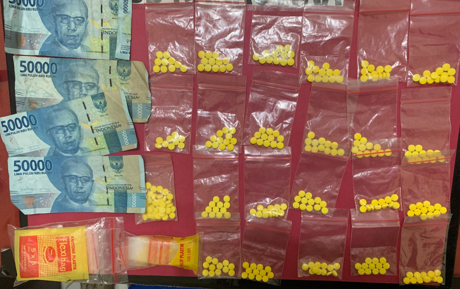 Edarkan 300 Butir Pil Heximer, Warga Tulang Bawang Diamankan di Lampung Timur