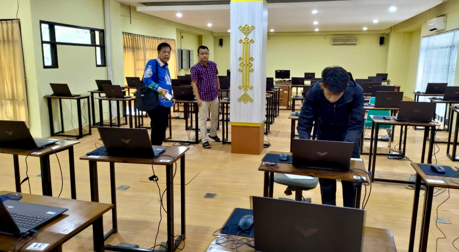 Persiapkan Diri Untuk UTBK SNBT Dimulai Hari Ini : Alat Tulis Sudah Disediakan Panitia