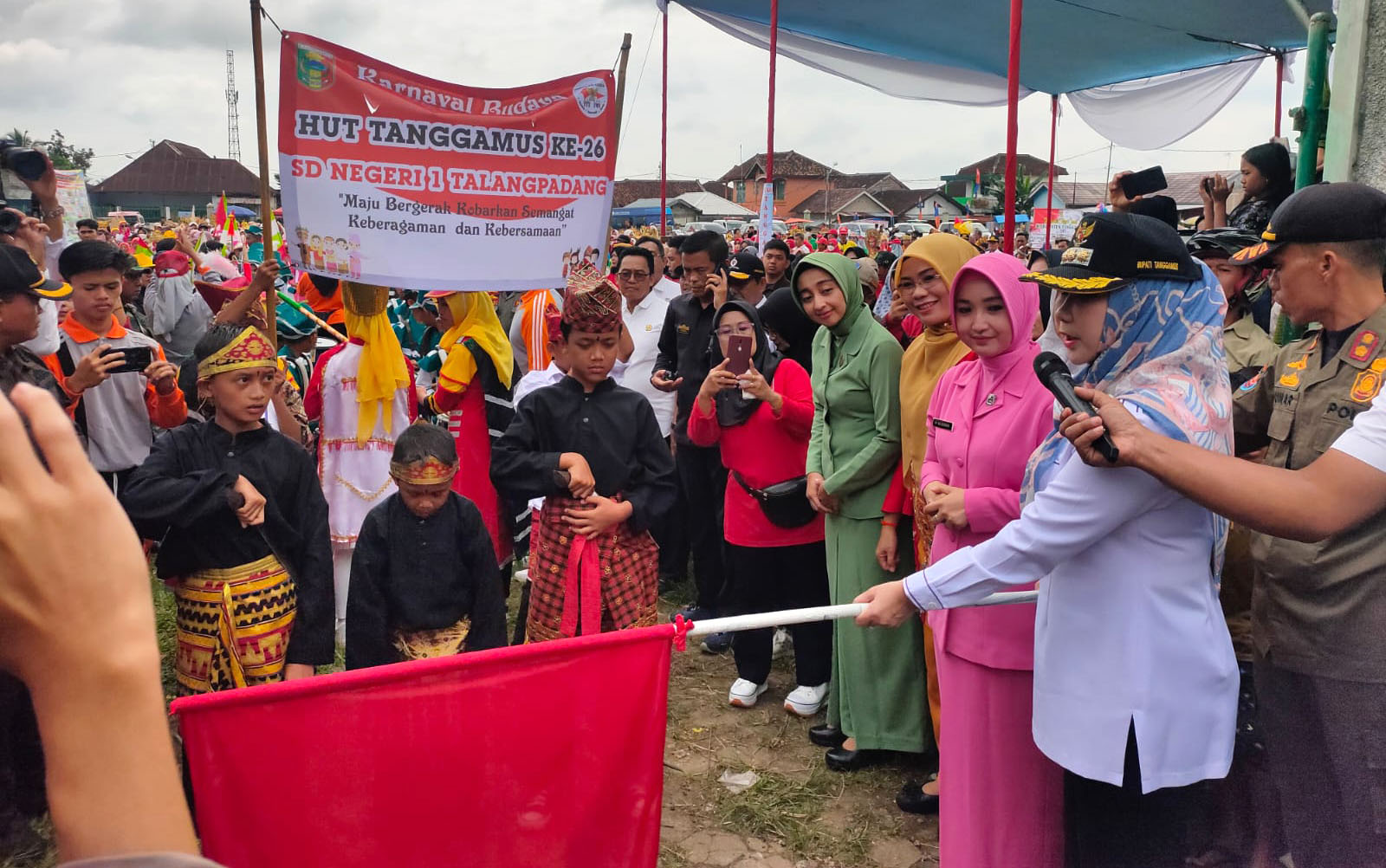 Pawai Budaya Meriahkan Rangkaian HUT Ke-26 Kabupaten Tanggamus