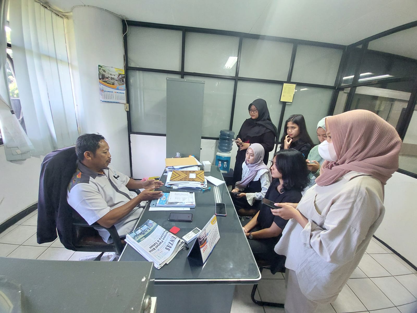 Humas Unila Gelar Pelatihan Dasar Jurnalistik untuk Peserta Magang
