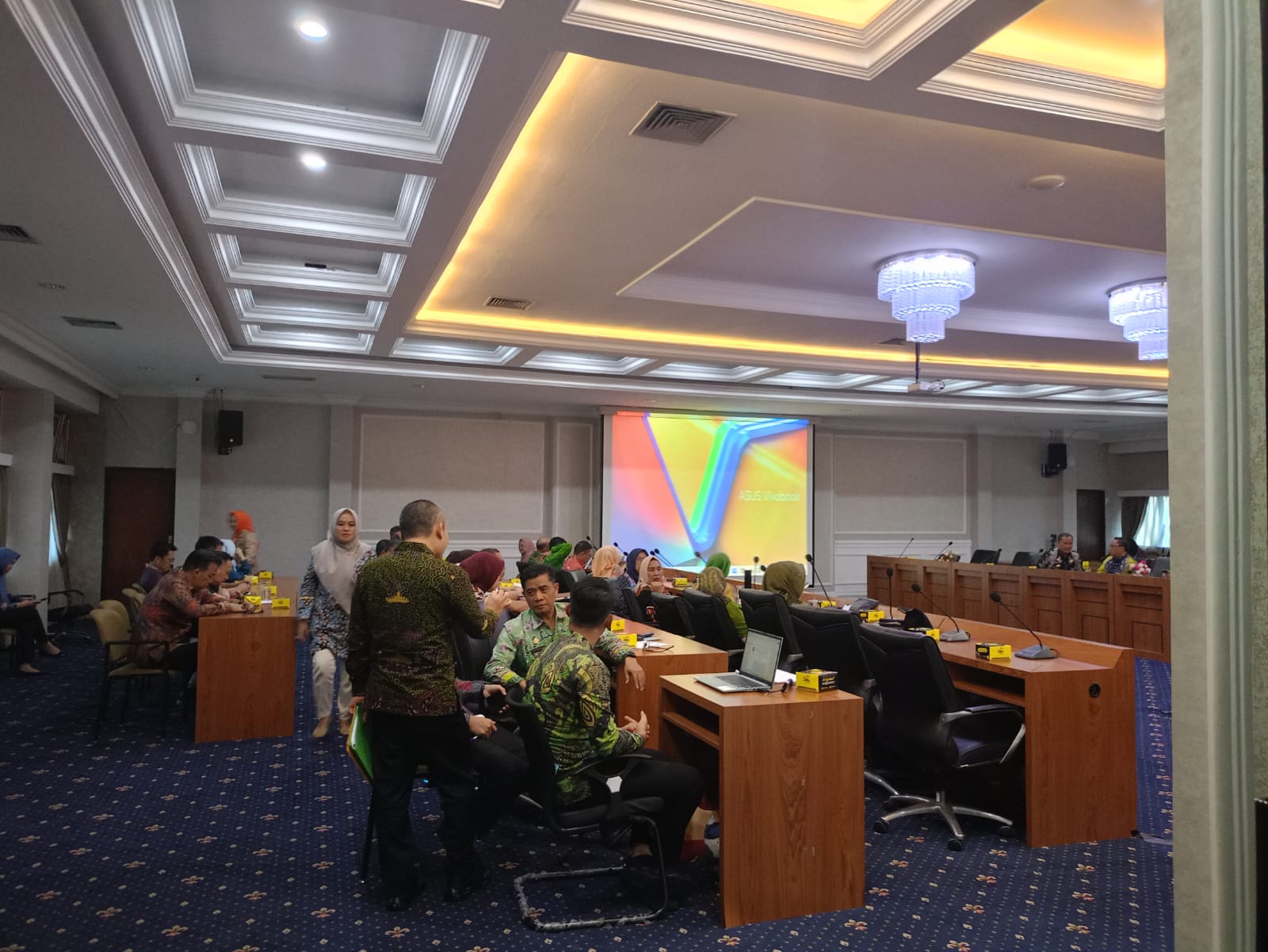 Pelantikan Gubernur dan Wakil Gubernur Lampung Diundur