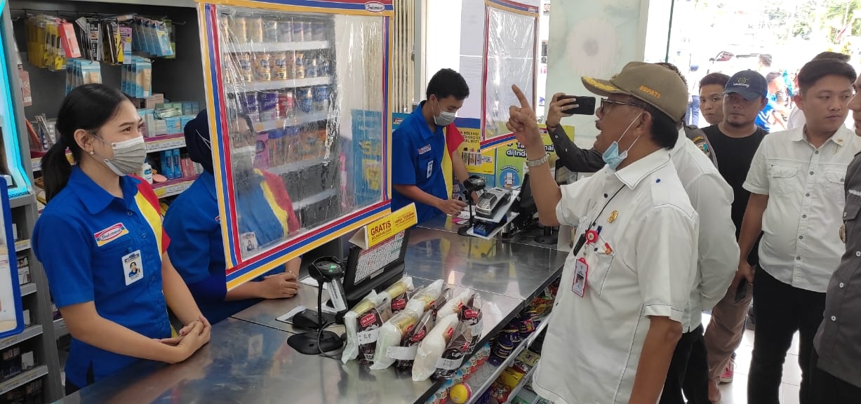 Sidak Peredaran Obat Cair, Bupati Pesisir Barat Temukan Ini