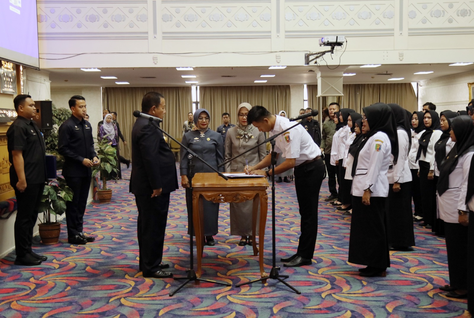 Lantik 944 PPPK, Ini Pesan Gubernur Lampung Arinal Djunaidi