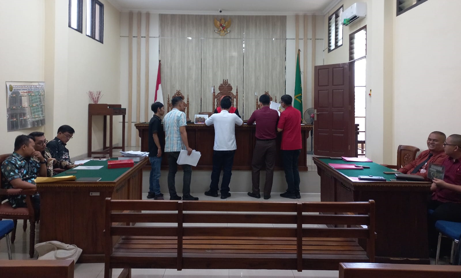 Agus Nompitu Serahkan 61 Bukti