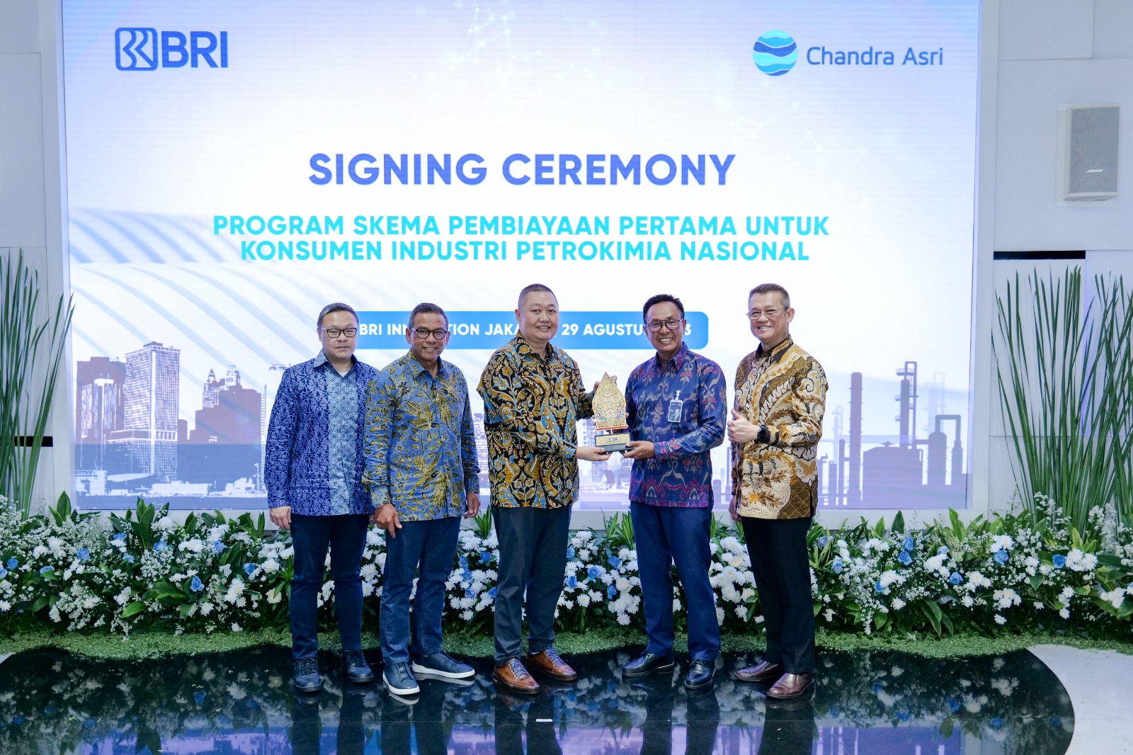 BRI Dukung Rantai Pasok Industri Petrokimia Nasional dengan Jalin Kerja Sama dengan Chandra Asri