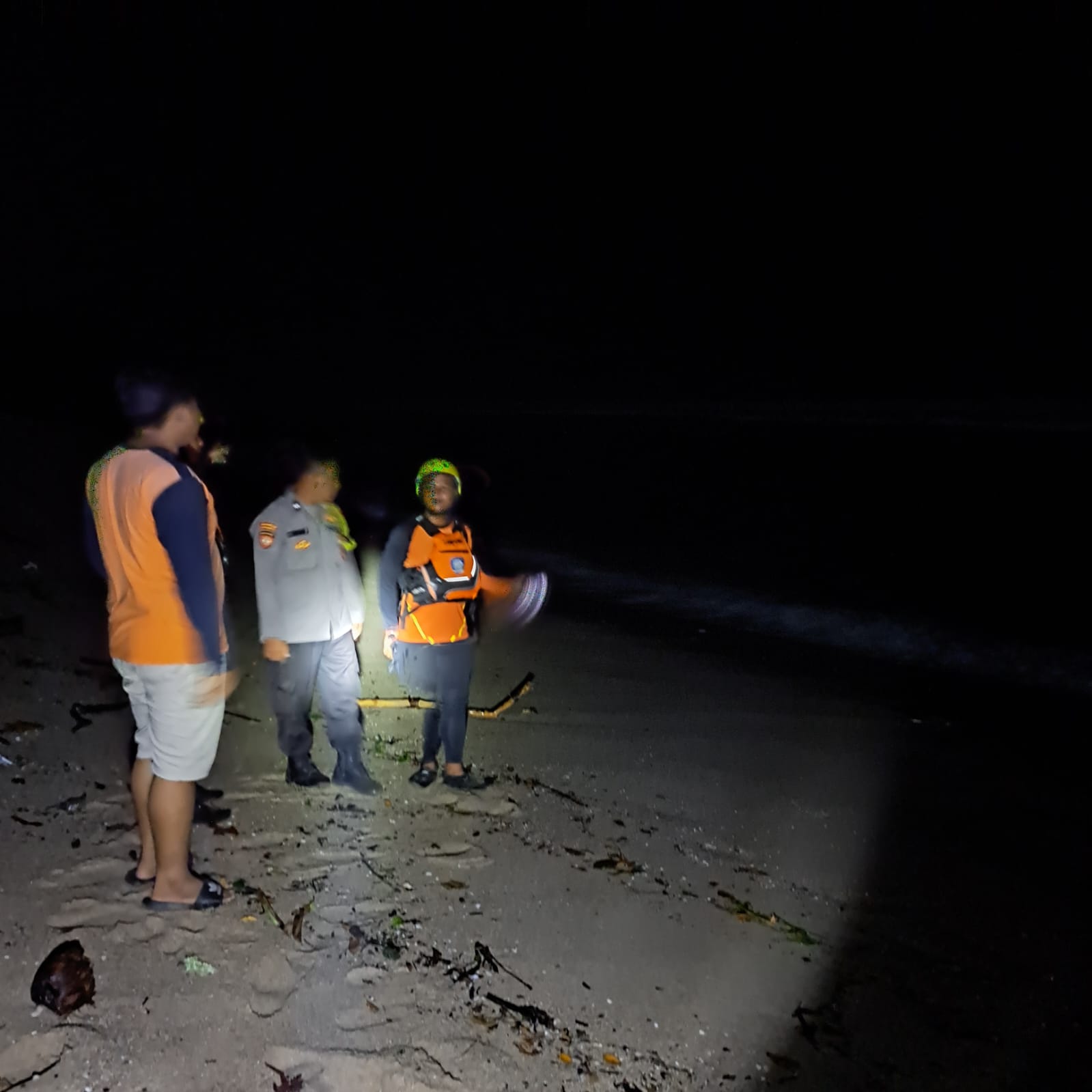 Gelombang Laut Tinggi, Pencarian Korban Tenggelam Dihentikan Sementara