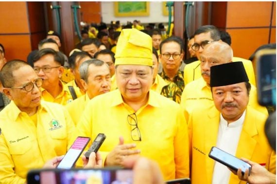 Ridwan Kamil dan Pakde Karwo Gabung Golkar, Capres Tetap Airlangga Hartarto